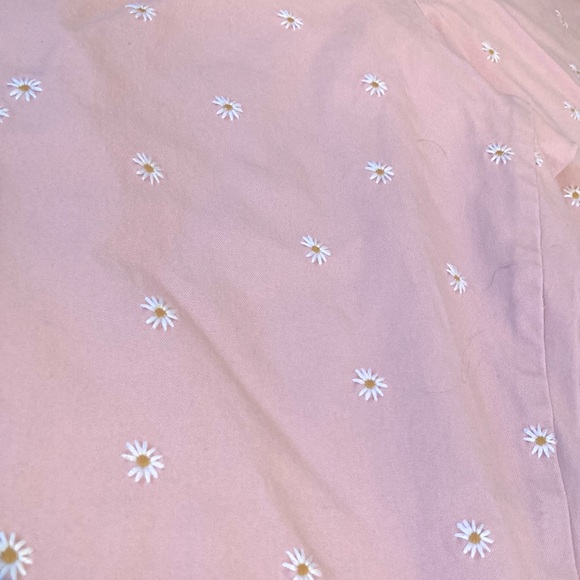 Old navy pixie pants size 8 pink w/daisies embroidered on - Picture 2 of 4